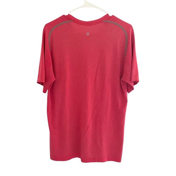 Lululemon Men’s Short Sleeve Athletic Shirt Pink Size Medium 660M - Picture 3 of 7